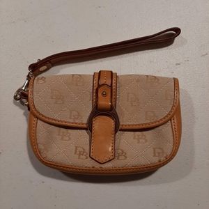 Dooney & Bourke wristlet